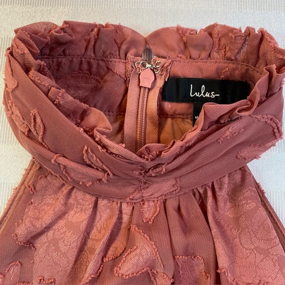 NWT Lulus Chic Demeanor Rusty Rose Floral Jacquard Halter Mini Dress Sz S - Picture 3 of 16
